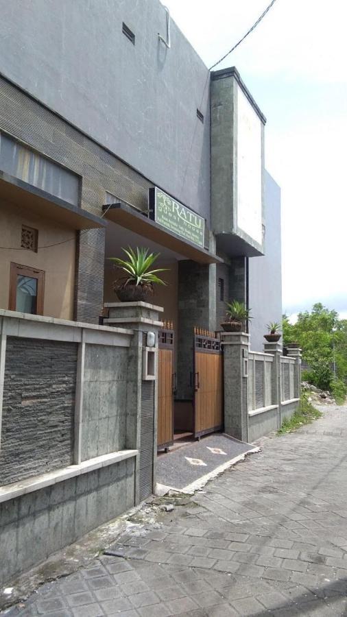 Oyo Flagship 91237 Ratu Guest House Kedunganan Экстерьер фото