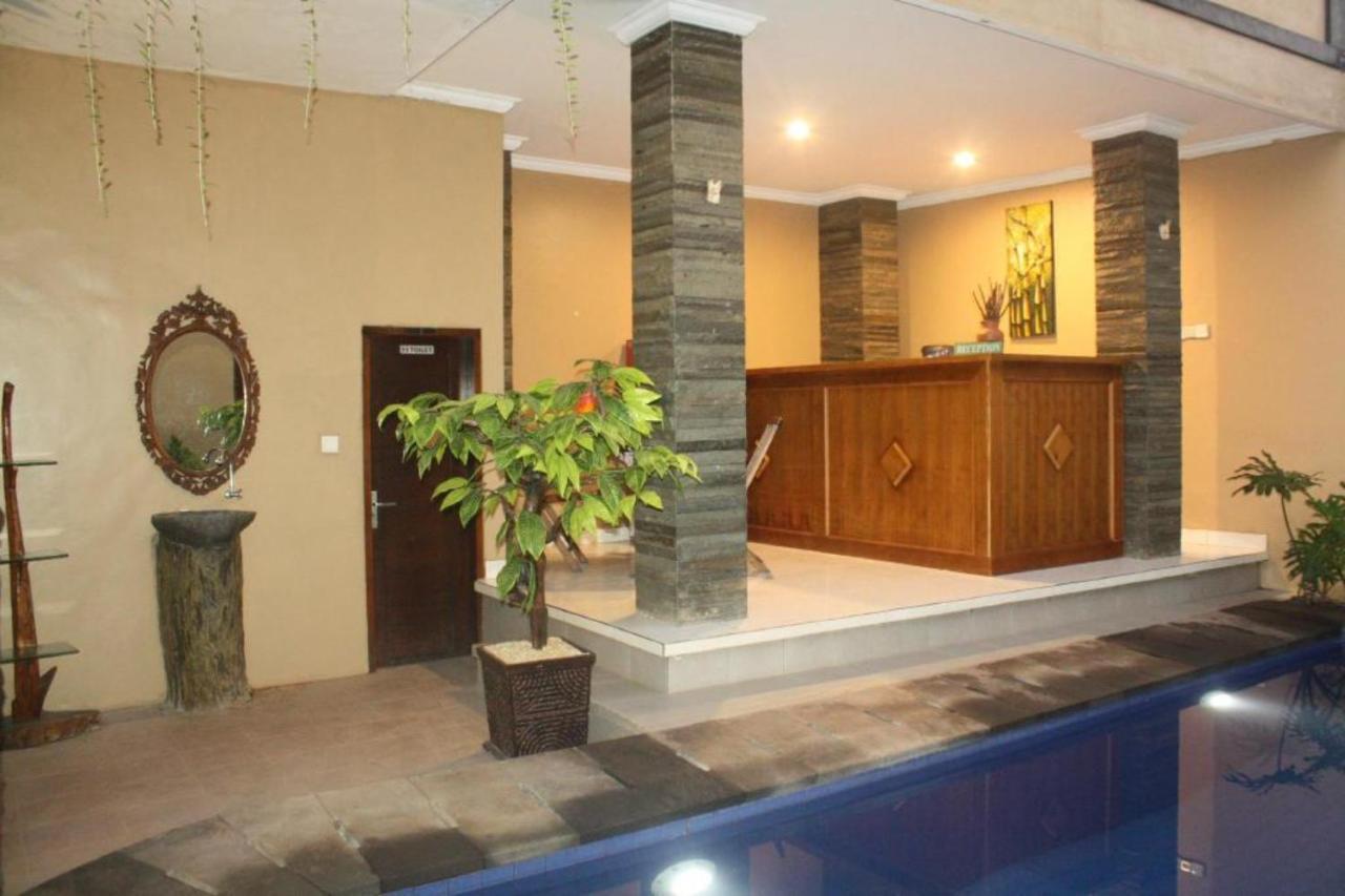 Oyo Flagship 91237 Ratu Guest House Kedunganan Экстерьер фото