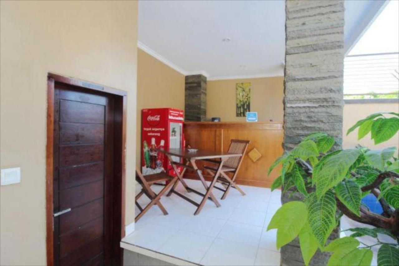 Oyo Flagship 91237 Ratu Guest House Kedunganan Экстерьер фото